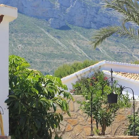 Dalia Denia